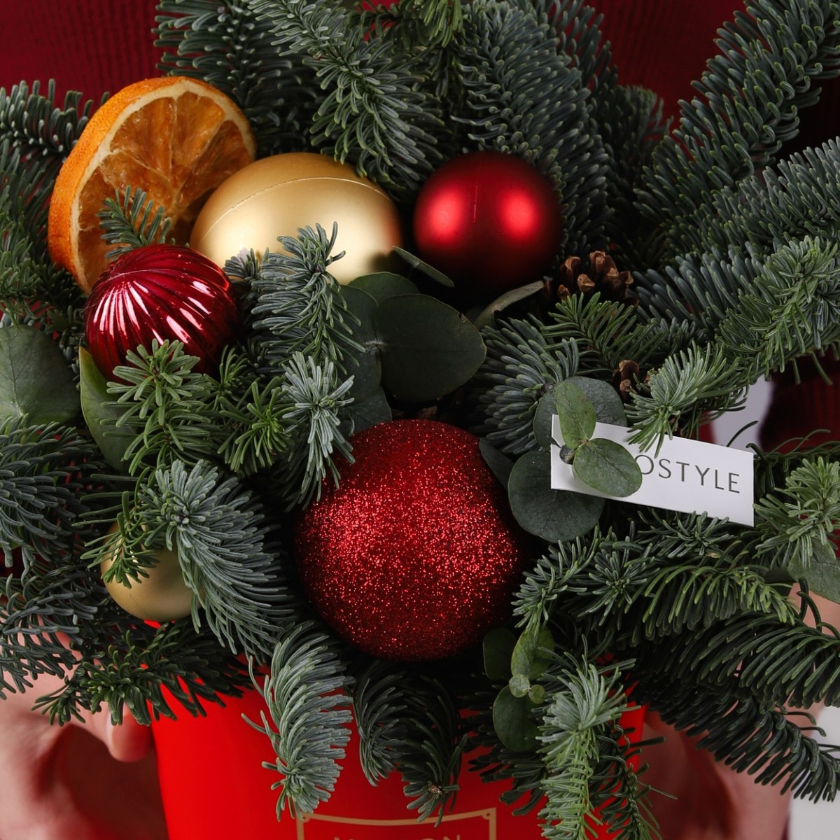 novogodnyaya kompoziciya v korobke s datskoj elkoj 7